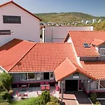Le Kennedy, Clermont-ferrand, The Originals Relais Hotel 3*