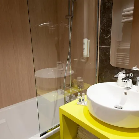 Отель Le Kennedy, Clermont-ferrand, The Originals Relais