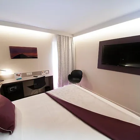 Quality Kennedy Hotel 3*