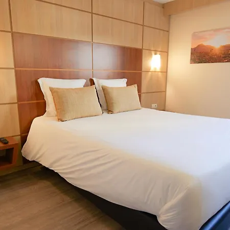 Отель Le Kennedy, Clermont-ferrand, The Originals Relais Клермон-Ферран