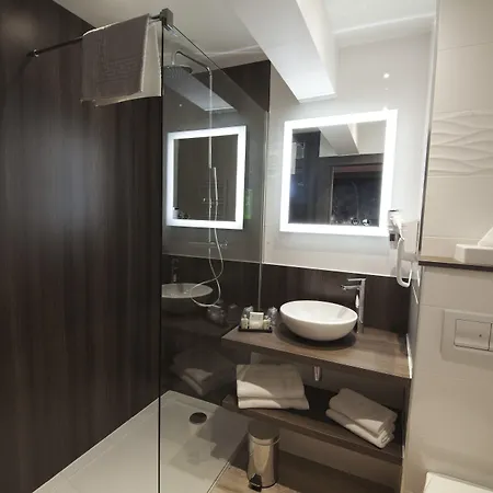 Le Kennedy, Clermont-ferrand, The Originals Relais