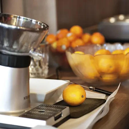 Отель Le Kennedy, Clermont-ferrand, The Originals Relais