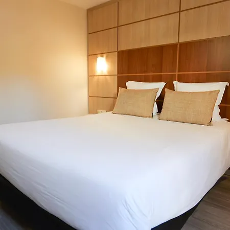 Отель Le Kennedy, Clermont-ferrand, The Originals Relais 3*