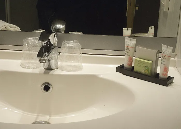 Le Kennedy, Clermont-ferrand, The Originals Relais 3*