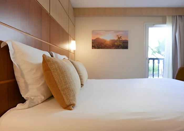 Le Kennedy, Clermont-ferrand, The Originals Relais Hotel 3*